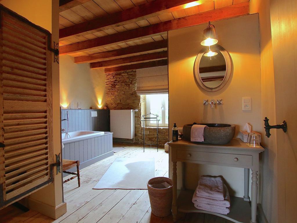 Unique Holiday Home In Virton With Jacuzzi ラトゥール エクステリア 写真