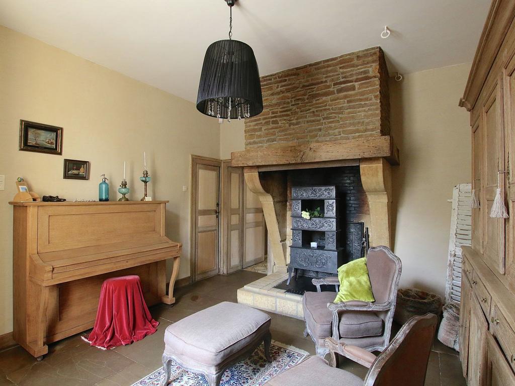 Unique Holiday Home In Virton With Jacuzzi ラトゥール エクステリア 写真