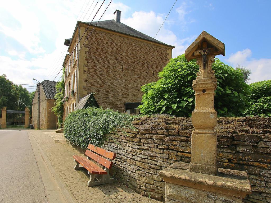 Unique Holiday Home In Virton With Jacuzzi ラトゥール エクステリア 写真