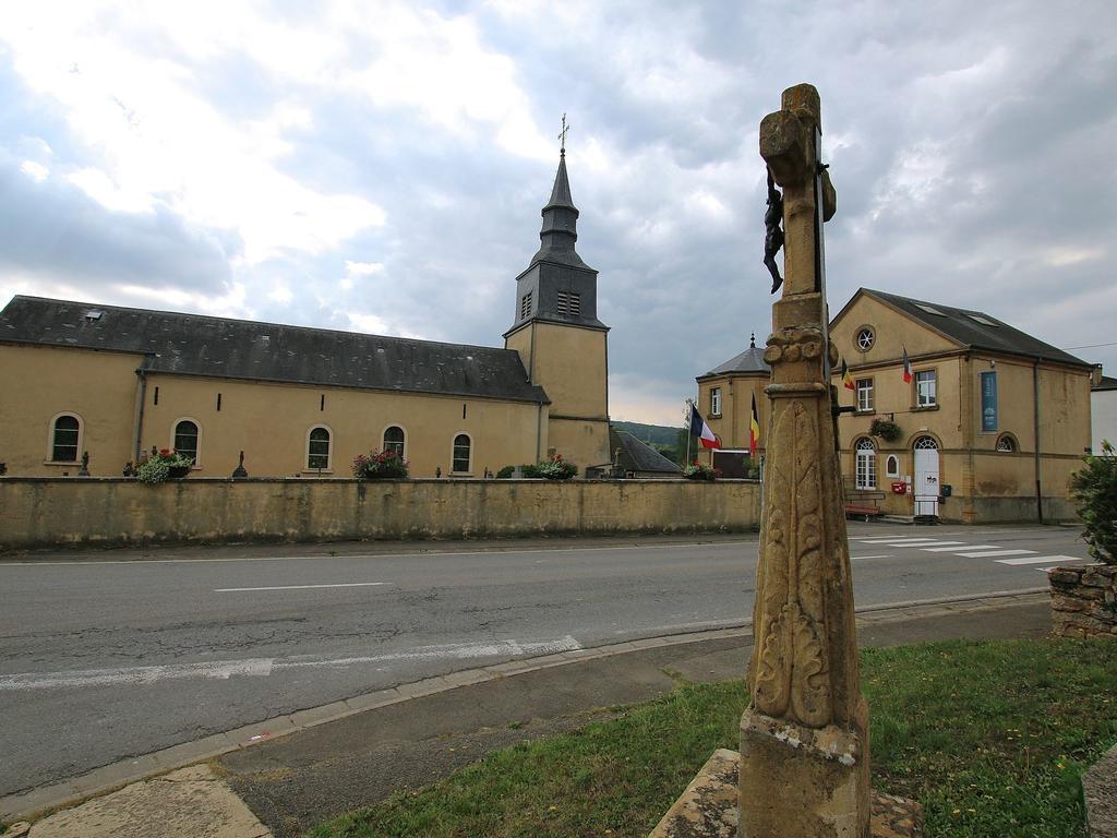 Unique Holiday Home In Virton With Jacuzzi ラトゥール エクステリア 写真